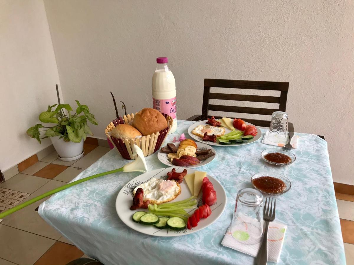 Vila Arlind Hotel Vlore Ngoại thất bức ảnh