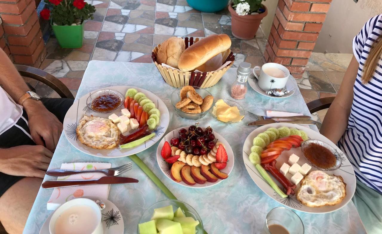 Vila Arlind Hotel Vlore Ngoại thất bức ảnh