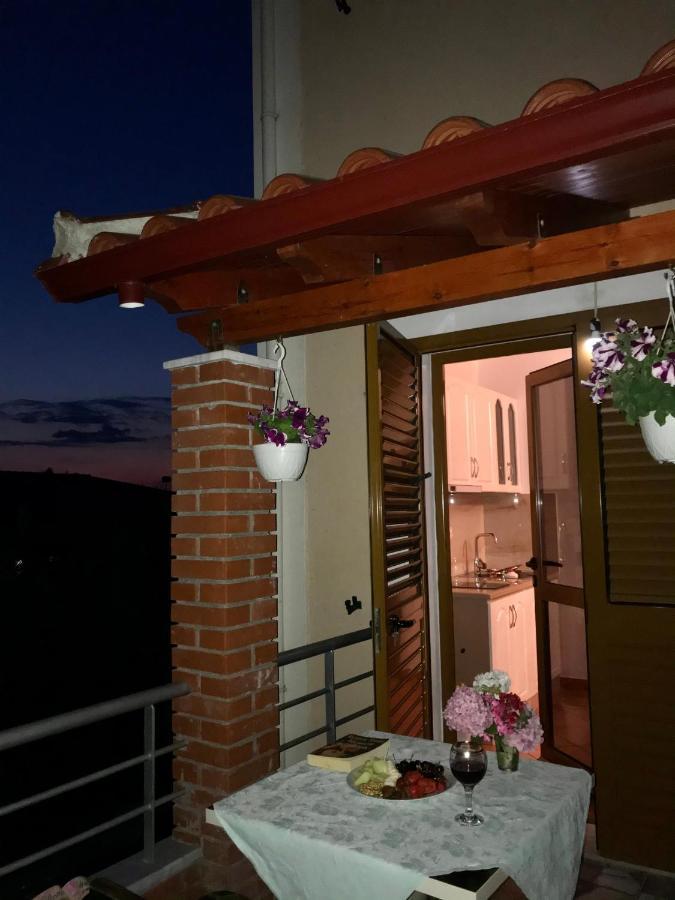 Vila Arlind Hotel Vlore Ngoại thất bức ảnh