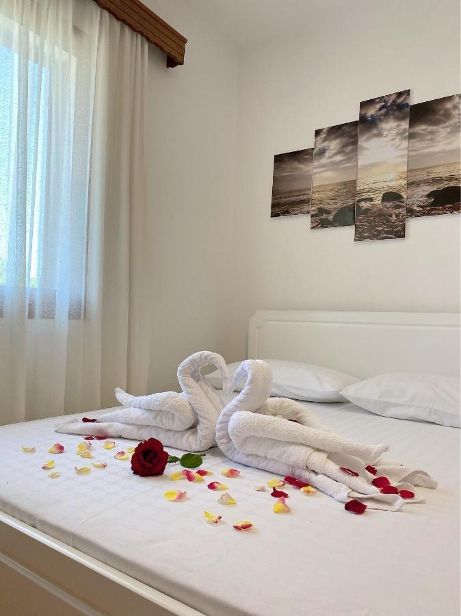 Vila Arlind Hotel Vlore Ngoại thất bức ảnh