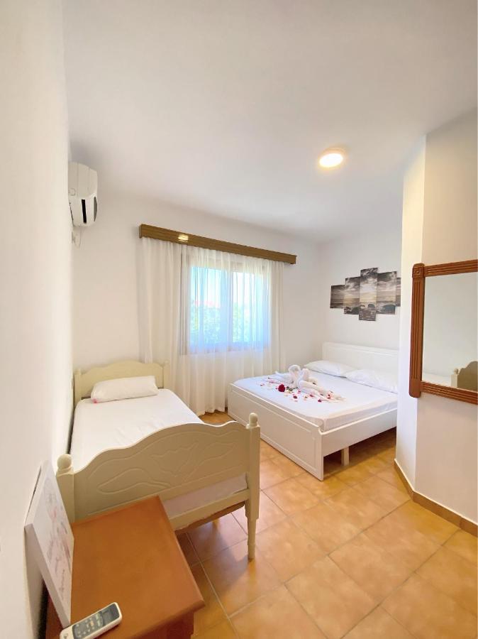Vila Arlind Hotel Vlore Ngoại thất bức ảnh