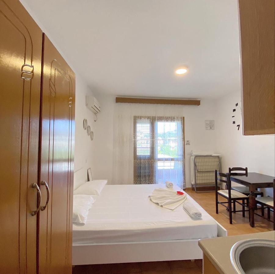 Vila Arlind Hotel Vlore Ngoại thất bức ảnh
