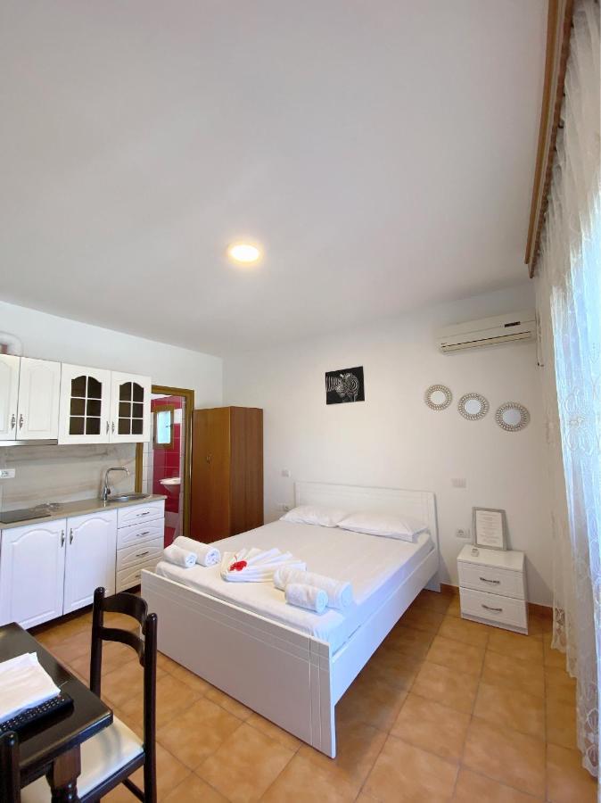 Vila Arlind Hotel Vlore Ngoại thất bức ảnh