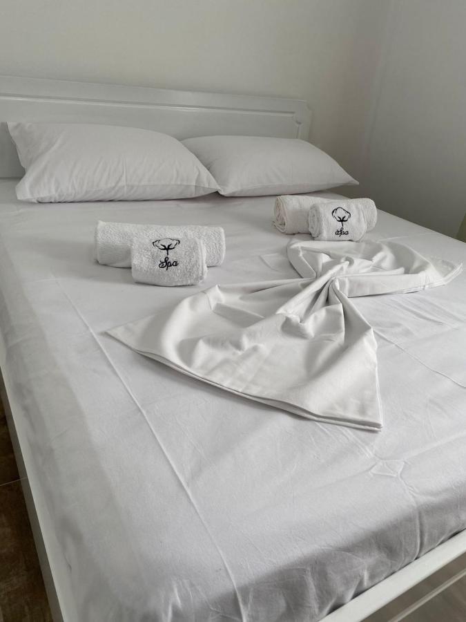 Vila Arlind Hotel Vlore Ngoại thất bức ảnh