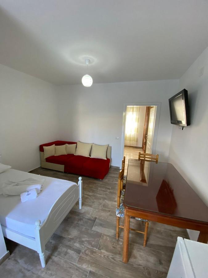 Vila Arlind Hotel Vlore Ngoại thất bức ảnh