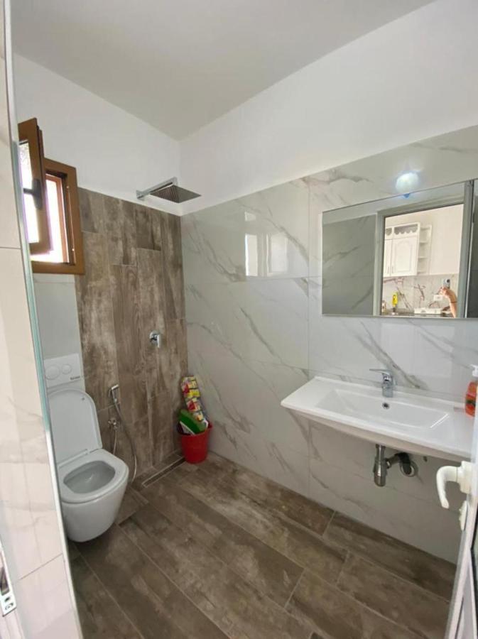 Vila Arlind Hotel Vlore Ngoại thất bức ảnh
