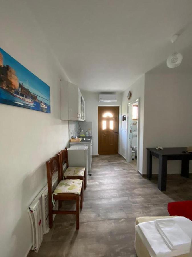 Vila Arlind Hotel Vlore Ngoại thất bức ảnh